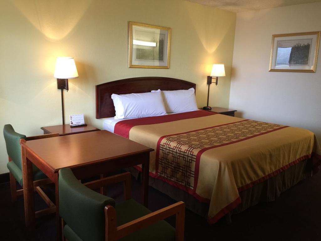 Super 8 By Wyndham Bakersfield/Central Chambre photo