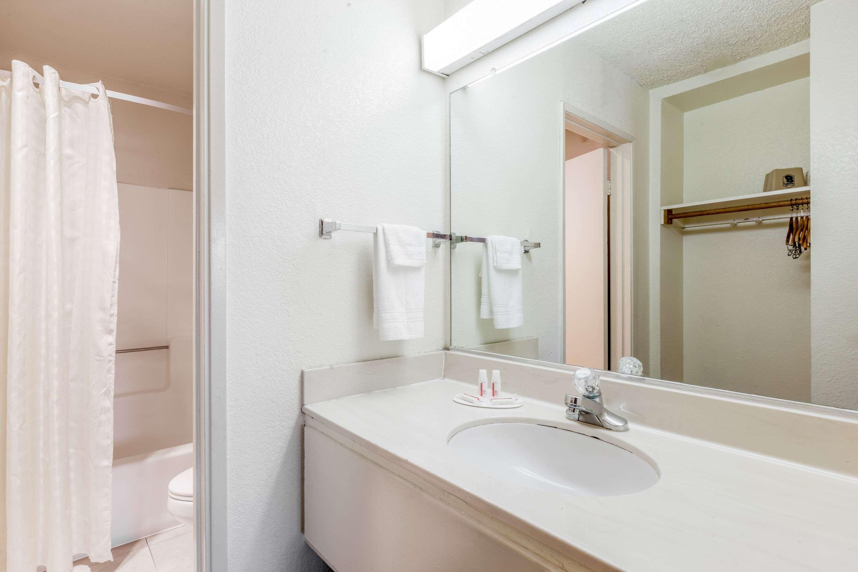 Super 8 By Wyndham Bakersfield/Central Extérieur photo
