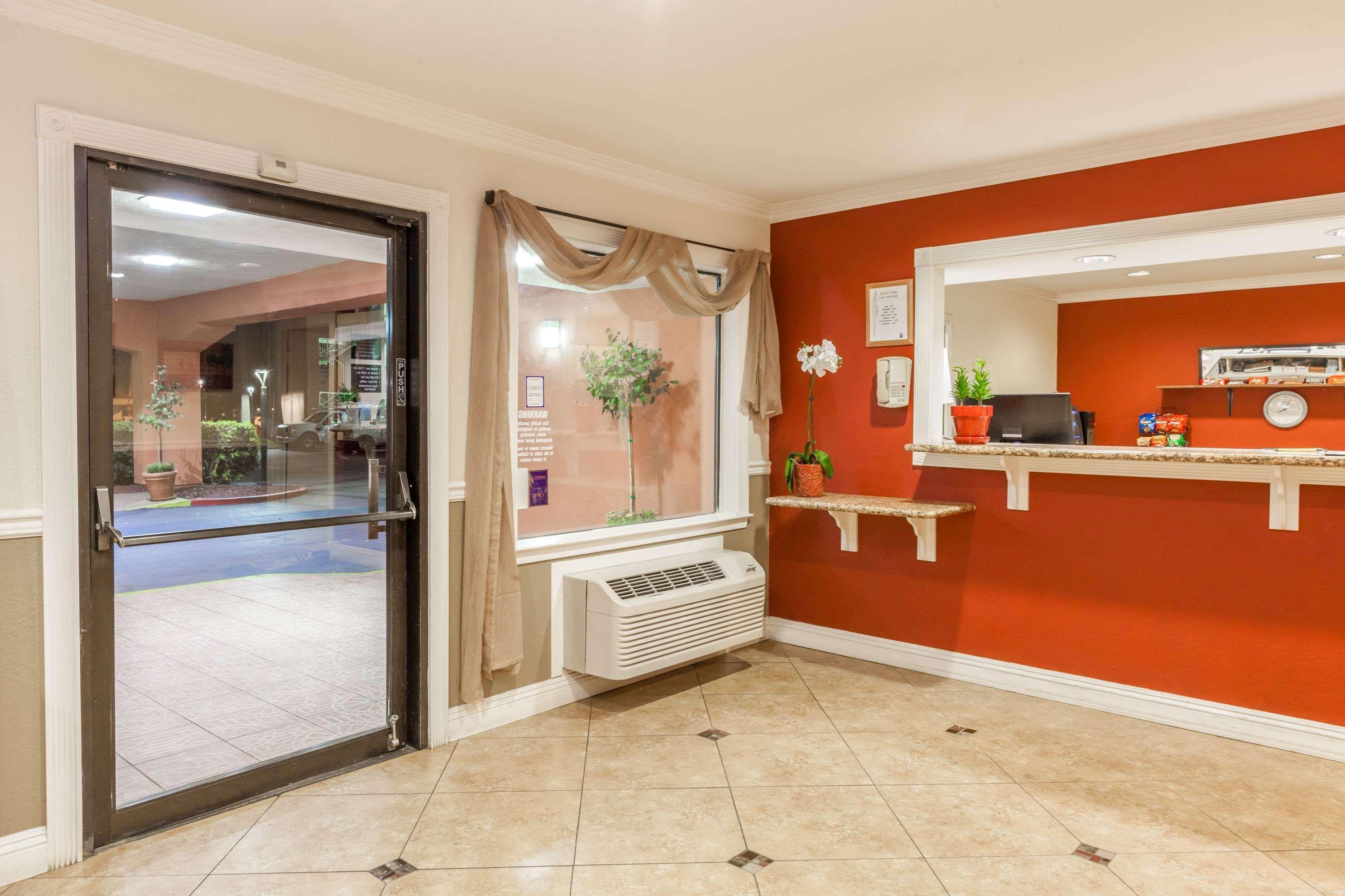 Super 8 By Wyndham Bakersfield/Central Extérieur photo