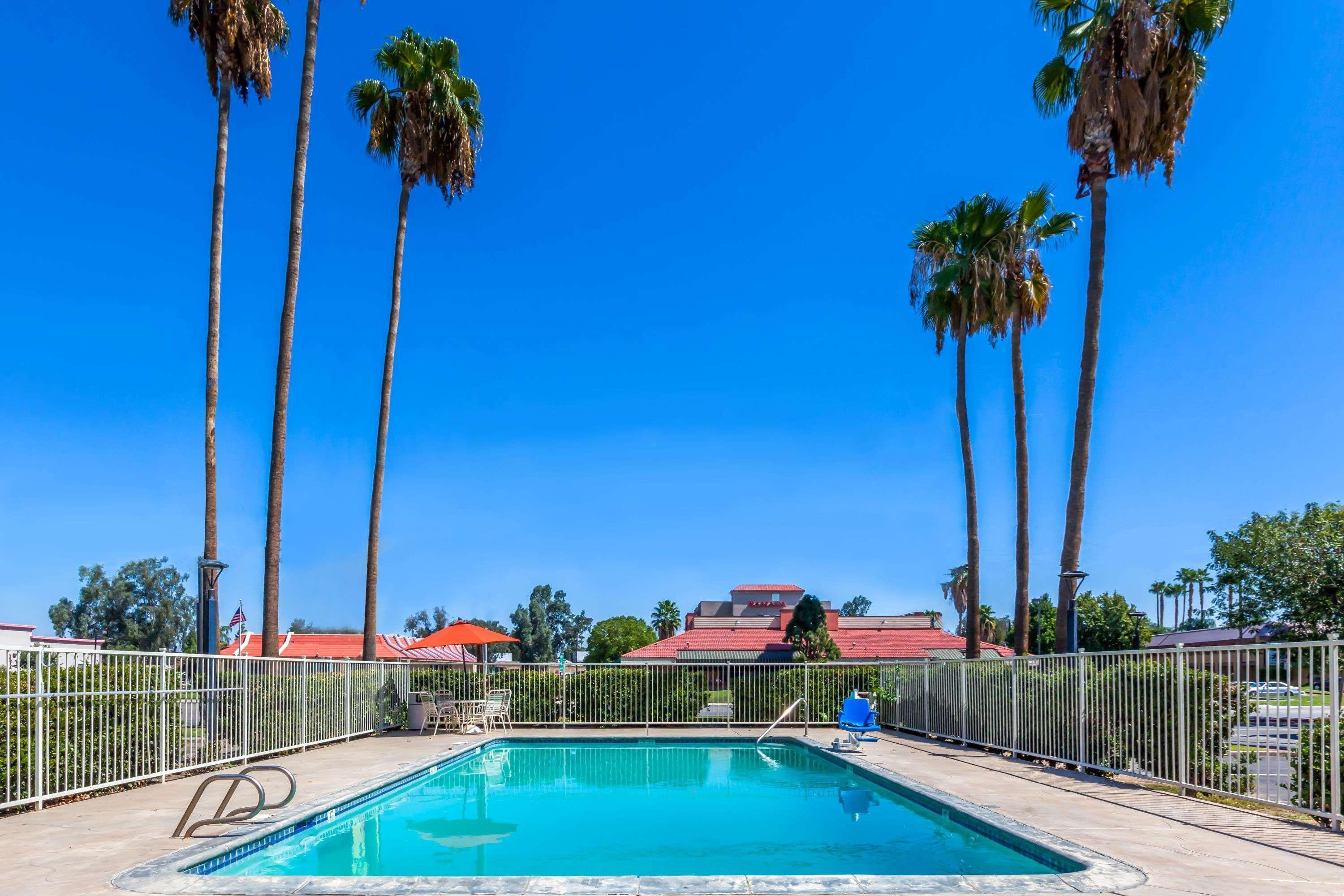 Super 8 By Wyndham Bakersfield/Central Extérieur photo