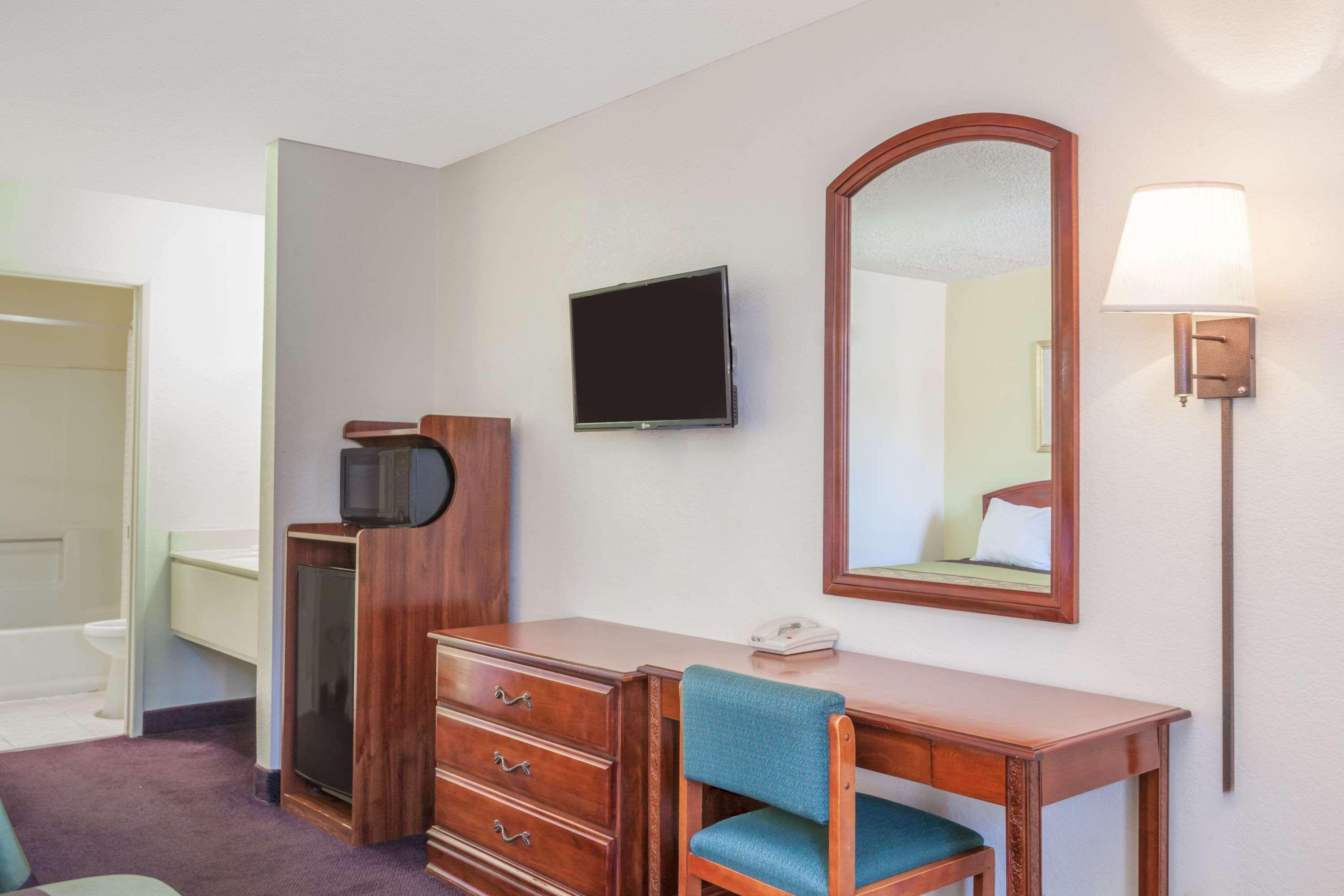Super 8 By Wyndham Bakersfield/Central Extérieur photo
