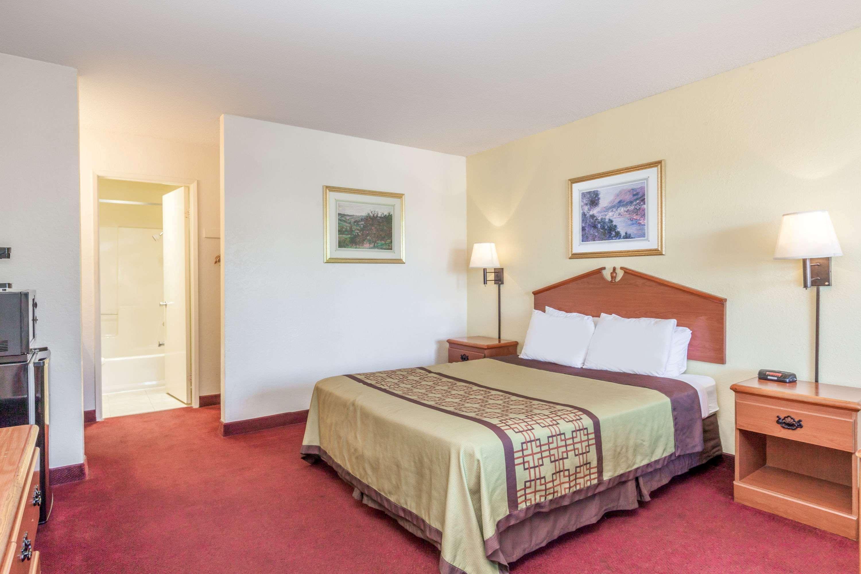 Super 8 By Wyndham Bakersfield/Central Extérieur photo